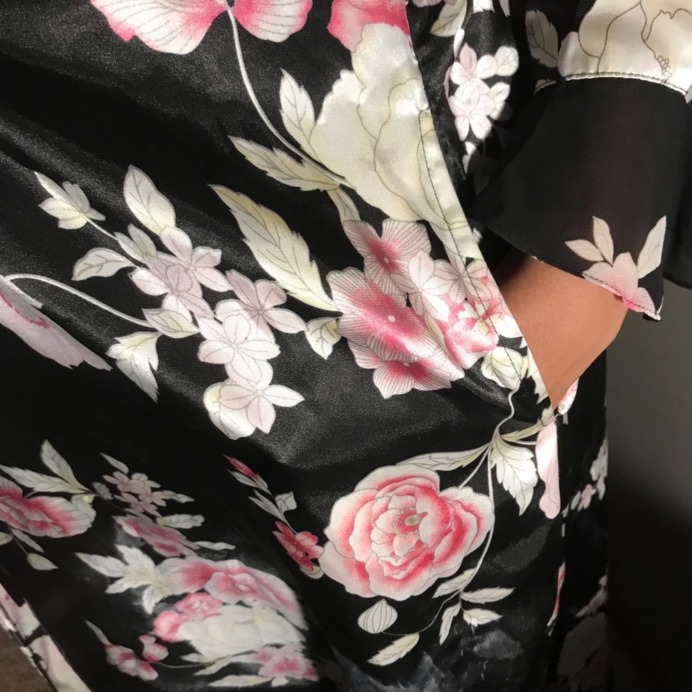 Thrifted Satin Robe - Picture 3 of 4